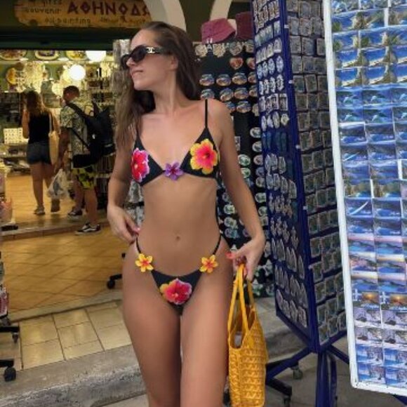 Hibiscus Swim Top + Bottom - Picture 1 of 3